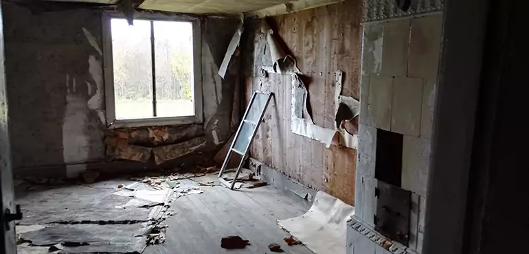 Why Selling a Distressed House Through Traditional Methods Fails in Staten Island